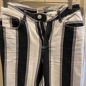 UO BDG High-waisted Mom Jean